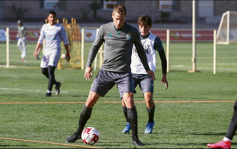 Julio Furch. Los laguneros están lejos de sus aspiraciones. TWITTER/@ClubSantos