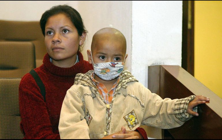 La expectativa de sobreviviencia al cáncer puede reducirse a la mitad si el tratamiento se suspende por un día, señala especialista. EL INFORMADOR/Archivo