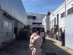 Los rescatistas encontraron que la mujer falleció de manera instantánea. ESPECIAL / Bomberos de Guadalajara