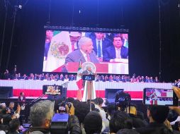 López Obrador estuvo acompañado por la secretaria del Trabajo, Luisa María Alcalde; el líder de la Catem, Pedro Haces, y el coordinador de Morena en el Senado, Ricardo Monreal. TWITTER/@CatemNacional