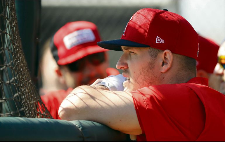 Quiere castigo. El jardinero de los Angelinos no entiende la falta de sanción a los que rompieron las reglas. AP