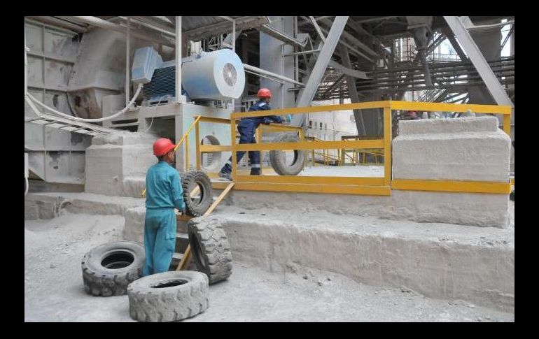 La empresa estatal Cementos Cienfuegos S.A. incinera entre 130 y 150 neumáticos diariamente. TWITTER@MindusIndustria