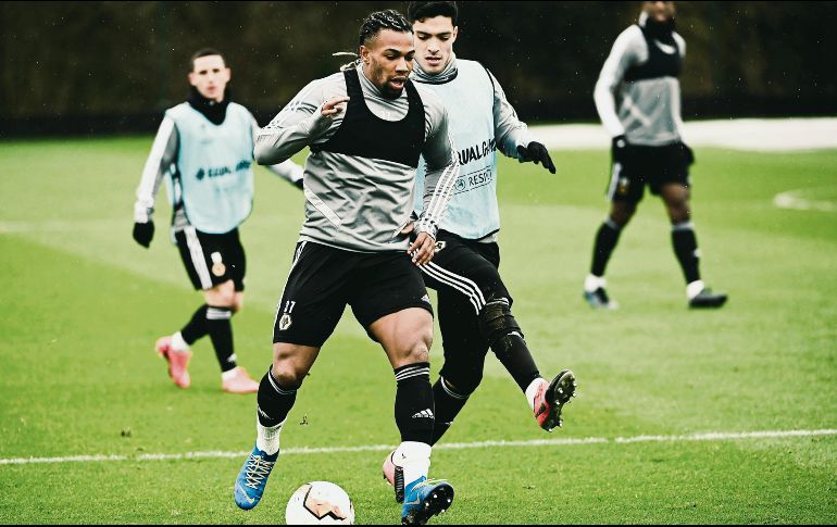 DUPLA. Adama Traoré y Raúl Jiménez conformarán la temida delantera del Wolverhampton. TWITTER/@WOLVES