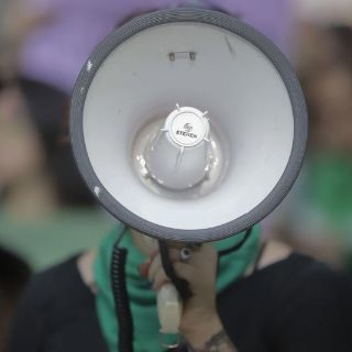 Paro de mujeres es ataque de grupos de derecha: López Obrador