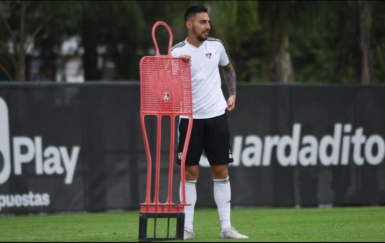 El argentino sufre una contractura en la pierna derecha, según informó el equipo. IMAGO7