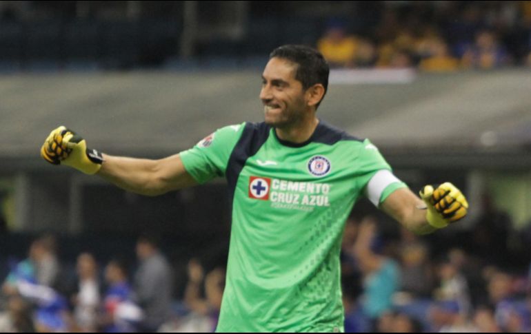 El arquero celeste, José de Jesús Corona, fue clave para que los Tigres no remontaran. NTX / M. González
