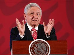 Tras ser criticado por sus comentarios sobre el feminicidio y los crímenes de odio contra las mujeres, el Mandatario dijo que lo que se tiene que atender de fondo es que ''sólo siendo buenos podemos ser felices''. EFE / J. Méndez