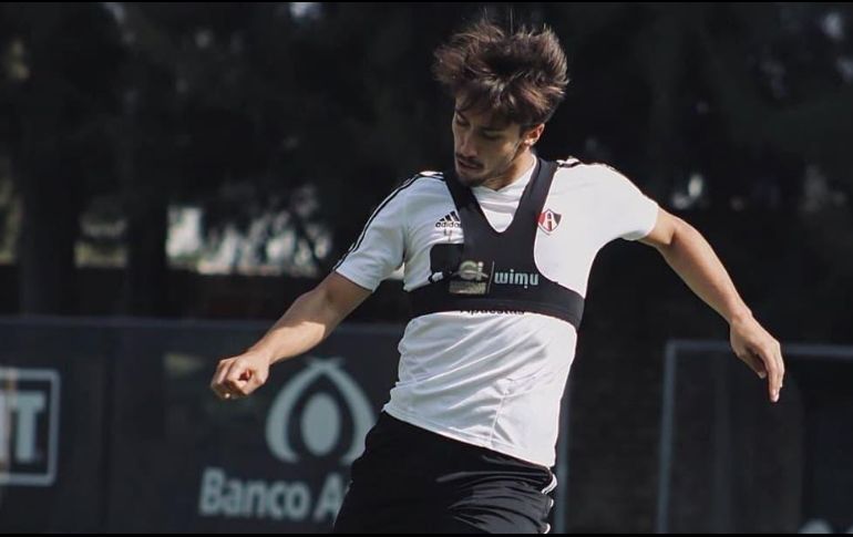 El lateral no podrá estar presente en la visita de los Zorros ante Santos Laguna, ex equipo de Abella, así como en el Clásico Tapatío ante Chivas. INSTAGRAM / @atlasfc