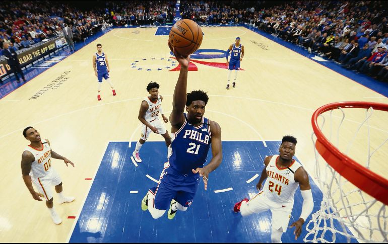 Bestial. Embiid encestó 49 puntos, la mejor cifra de su carrera en la NBA. AP / M. Slocum