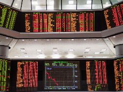 Walmart, América Móvil, FEMSA, Banorte y Grupo México, perdieron 6 mil 518 MDD en un sólo día. AFP/M. Rasfan