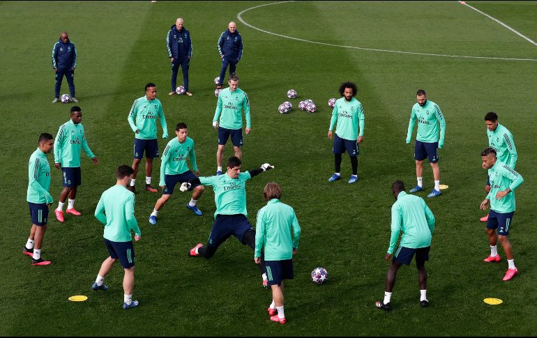 PREPARADOS. El conjunto merengue completó su último entranamiento de cara a recibir al City en el Santiago Bernabéu. AP