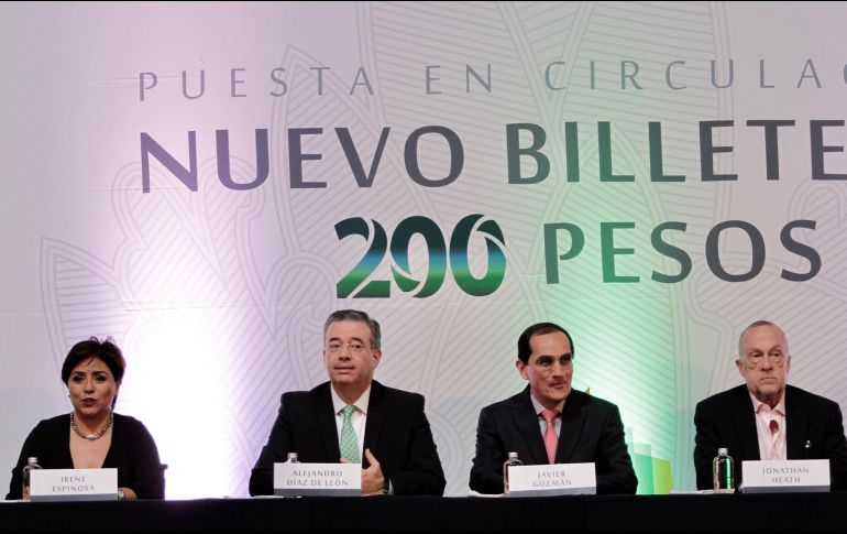 Jonathan Heath (d) reconoce que hay sectores con caídas; sin embargo, asegura que varios otros han registrado un crecimiento positivo. NTX/ARCHIVO