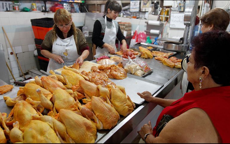 En los últimos años se incrementó la demanda de pechuga, sobre todo sin hueso, mientras que disminuyó el consumo de pierna y muslo de pollo, detallan. EL INFORMADOR/ARCHIVO