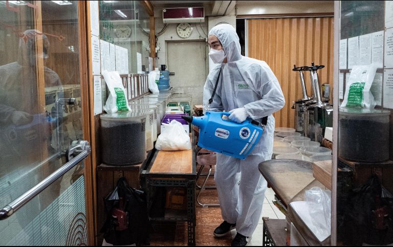 La enfermedad que se originó Wuhan, la capital de Hubei, ya ha infectado a más de 78 mil en China y ha llegado a docenas de países. EFE / J. Heon-Kyun