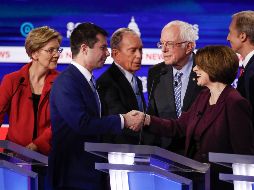 Ayer, a cuatro días de las primarias en Carolina del Sur, los aspirantes demócratas debatieorn en Charleston. AP/P. Semansky
