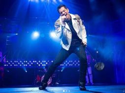 Yahir, junto con la cantante Belinda, encabeza el reparto de la puesta en escena 