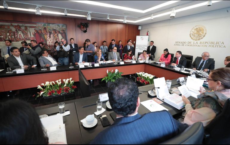 Luego de episodios de tensión, acuerdan reunirse el próximo miércoles en el Senado de la República. TWITTER/@senadomexicano