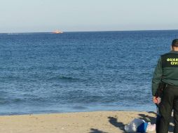 Equipos de rescate acudieron a la zona luego de ser alertados por los habitantes; un helicóptero y un barco fueron desplegados en el área. TWITTER/@murciaplaza_com