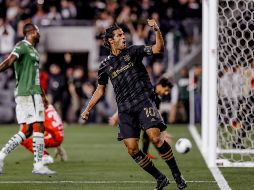 Líder. El delantero azteca, Carlos Vela, tuvo una brillante actuación ante sus paisanos para darle el pase a Cuartos de Final al equipo de la MLS. TWITTER/@SomosLAFC