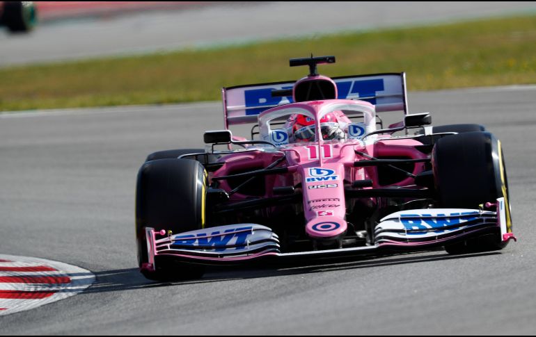 El jalisciense, integrante del equipo Racing Point, rodó de buena forma y a mitad de la sesión se puso al frente de la clasificación con una vuelta rápida con tiempo de 1:16.658 minutos. AP / J. Monfort