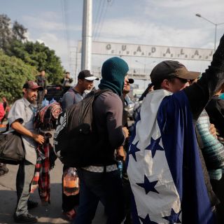 Corte de Estados Unidos suspende el programa "Quédate en México"