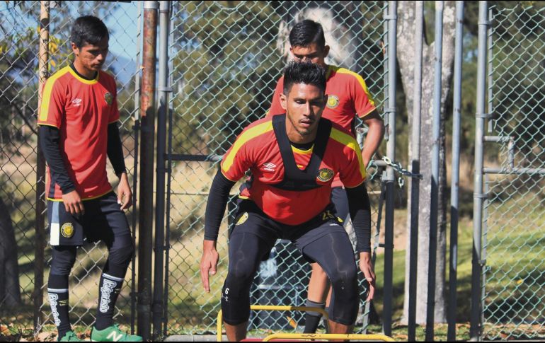 “Topo” Valenzuela. Los tapatíos tiene para dar más en el torneo, dice el defensa.  ESPECIAL