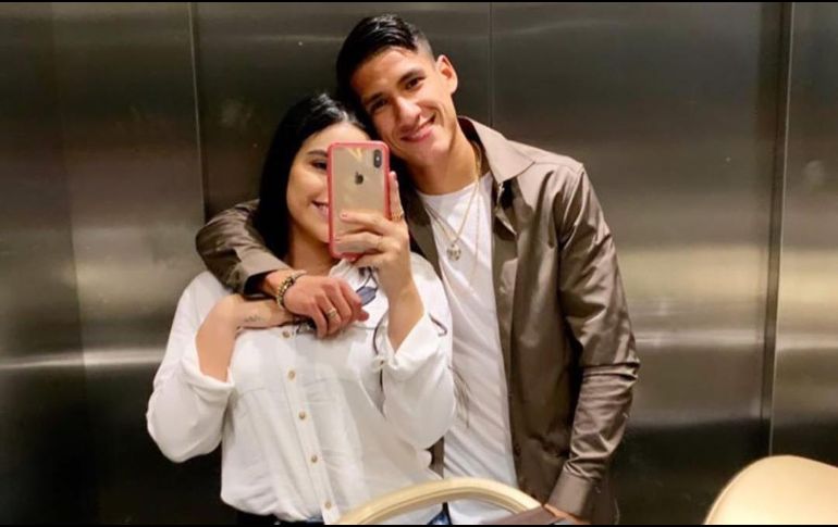 Debido a las imágenes publicadas en una revista de espectáculos, Uriel Antuna fue castigado por la directiva de Chivas. INSTAGRAM/urielantuna90