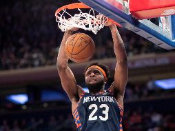 Mitchell Robinson (#23) aportó 23 puntos para el triunfo de los Knicks. AP/M. Lennihan