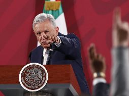 El Presidente López Obrador pide al gobierno de la Ciudad de México que cumpla con su compromiso y entregue la recompensa a la tía de uno de los presuntos asesinos y que ayudó a su detención. EFE/ J. Méndez
