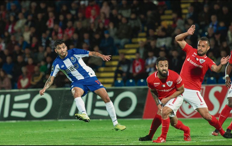 Titular. El sonorense Jesús Manuel Corona formó parte del 11 inicial del Porto, que superó a su acérrimo rival en la pelea por el liderato general. EFE