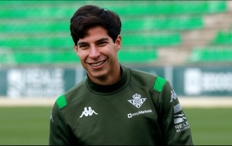 Casi fuera. El futbolista del Betis no jugaría con el Tri en Guadalajara.  IMAGO7