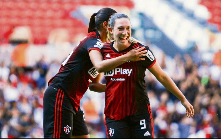 Uno basta. Adriana Iturbide (#9) fue la anotadora del único gol del partido. Atlas llega a 22 puntos en lo que va del campeonato y pelea la cima general. IMAGO7