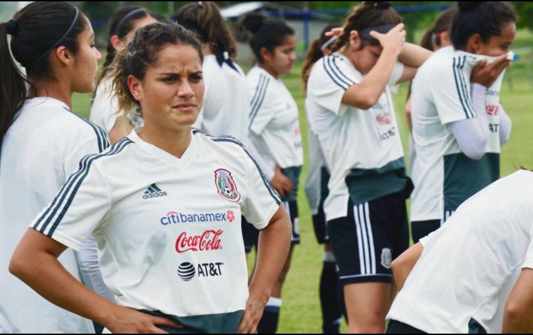 Preparadas. Las jugadoras mexicanas siguen en la pelea por revalidar el título en este certamen. TWITTER/@miseleccionmx