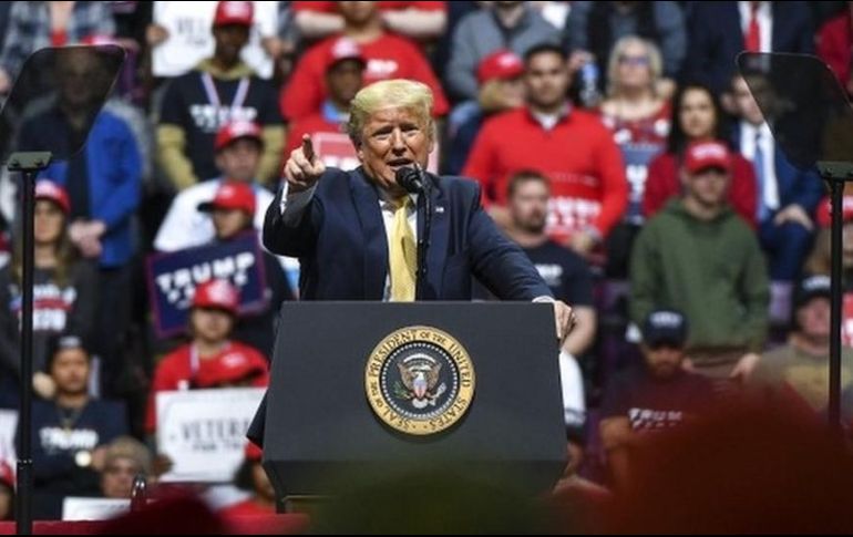 El nombre de Trump también estaba en las boletas del supermartes.