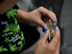 El dictamen suprime los artículos de la Ley General de Salud que prohíben el consumo lúdico de la mariguana. AFP/ARCHIVO
