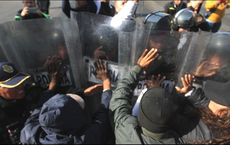 La situación fue controlada por elementos viales quiénes replegaron a los manifestantes. NTX / E. Álvarez