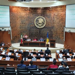 Avanza reforma para decidir el orden de los apellidos al registrar a un menor