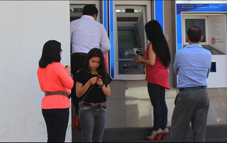 Los bancos consultados volvieron a recortar su pronóstico para el crecimiento del PIB en México este año, de 0.9% previsto hace 15 días a 0.7%. EFE/J. Jácome