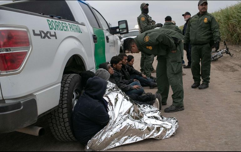 La CBP estima que 48% de los adultos sin compañía detenidos son de origen mexicano. AFP/Archivo