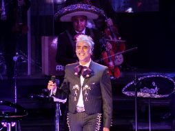 El cantante congregó a nueve mil personas en el Auditorio Telmex. EL INFORMADOR/E. Barrera