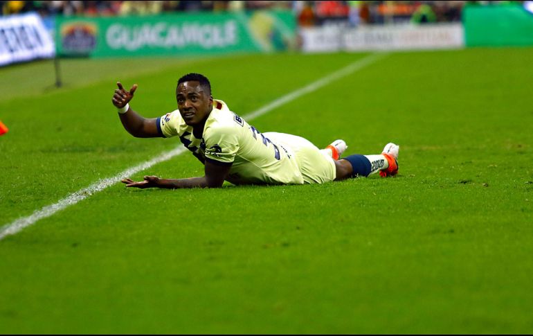 Ibarra está acusado de haber tenido un conflicto familiar, en el que habría agredido física y verbalmente a su esposa, quien está embarazada, así como a su cuñada. Imago7