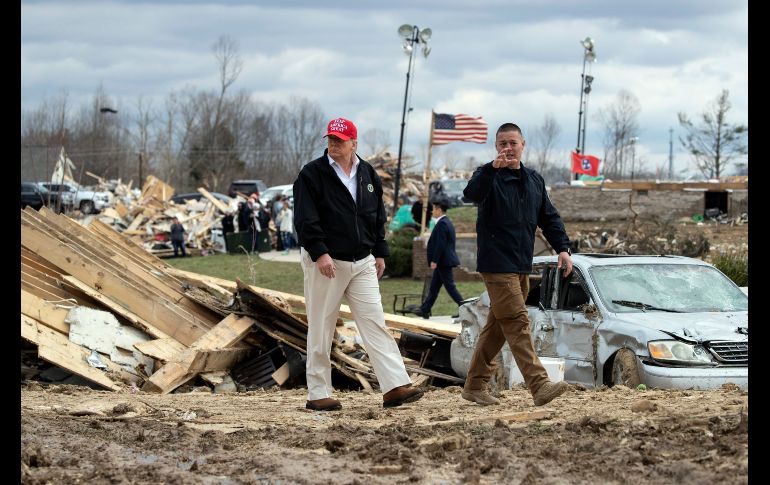 Trump fue acompañado por el gobernador de Tennessee, Bill Lee; la senadora republicana del estado, Marsha Blackburn, y otros altos funcionarios. AP/A. Brandon