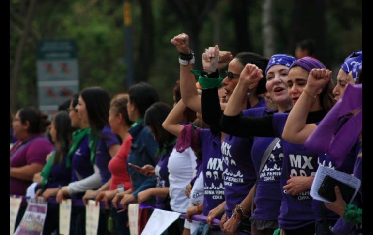 Las manifestantes cantaron consignas contra la violencia de género y colocaron diferentes carteles con mensajes. SUN/F. Rojas