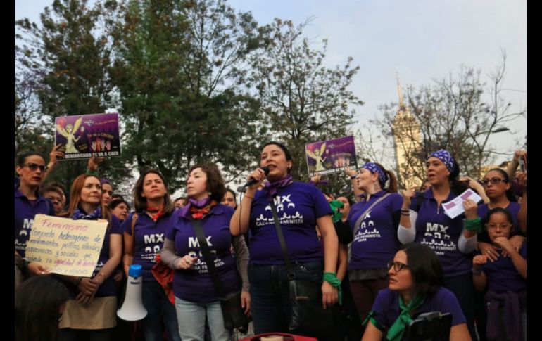 Las manifestantes cantaron consignas contra la violencia de género y colocaron diferentes carteles con mensajes. SUN/F. Rojas