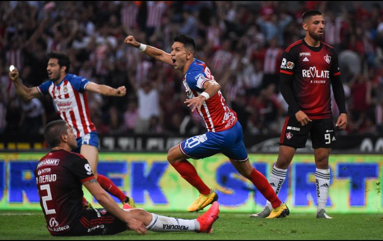 Jesus Molina abrió el marcador en el Clásico Tapatío de este sábado. Imago7 / S. Bautista