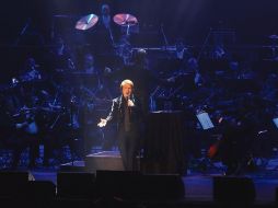 Acompañamiento. El músico ibérico fue acompañado por la orquesta Camareta Metropolitana, la cual interpretó sus grandes clásicos. EL INFORMADOR • G. Gallo