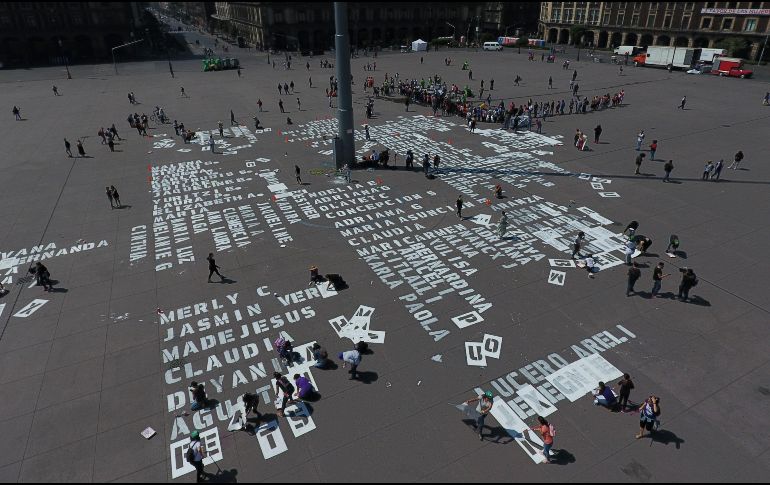 Entre las asistentes está la columnista Denise Dresser y la directora del Instituto Mexicano de la Radio (IMER), Elia Baltazar. AP / R. Blackwell