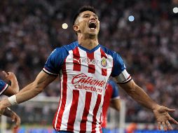 Jesús Molina anotó su primer gol en un Clásico Tapatío. AFP / U. Ruiz