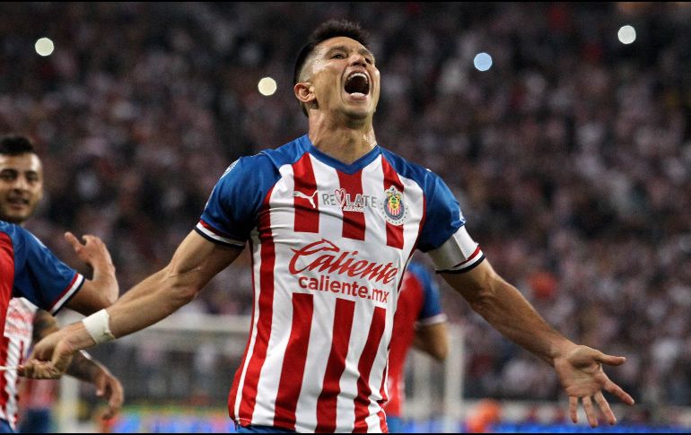 Jesús Molina anotó su primer gol en un Clásico Tapatío. AFP / U. Ruiz