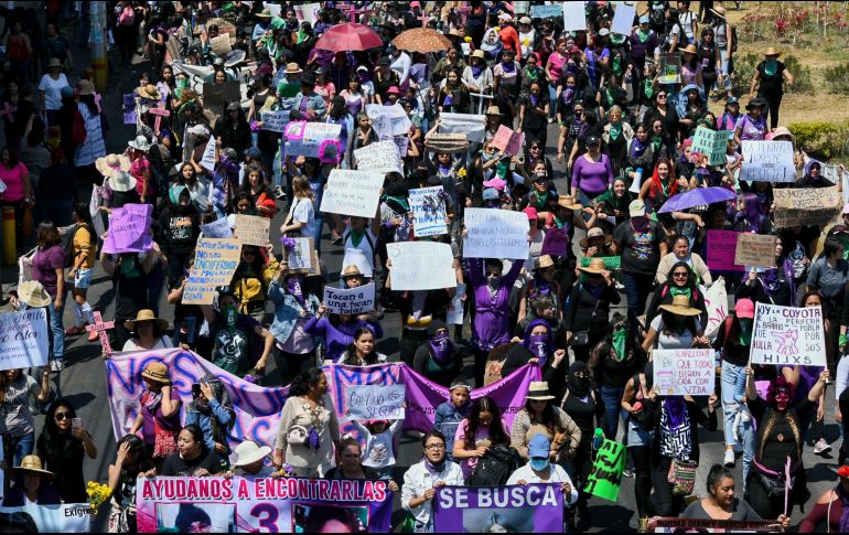 Marcha en Nezahualcóyotl en protesta ante la violencia y la desigualdad en la que viven las mujeres del Estado de México. NTX/K. Melo